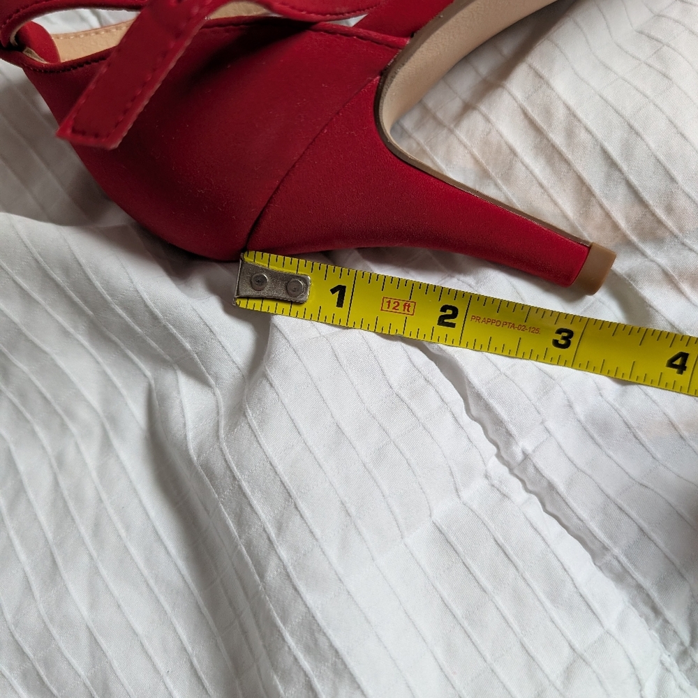 Red heels - Picture 5 of 5